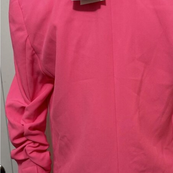 Generation Love “Madison Crepe Blazer, Ultra Pink with matching shorts 🌺🎀🩷 XS - Picture 9 of 13